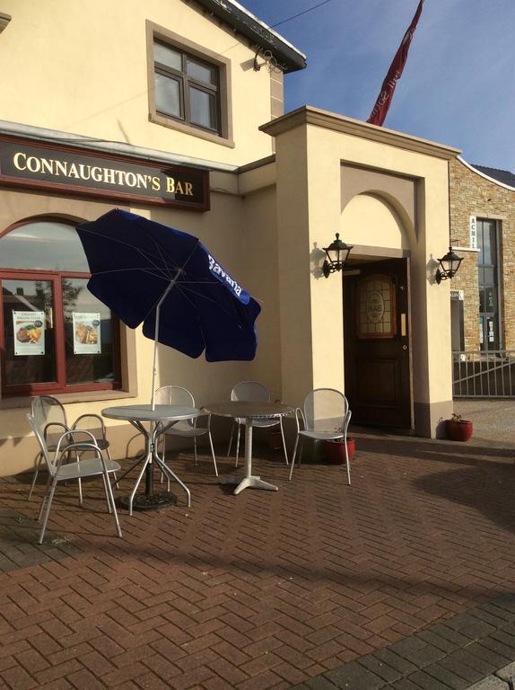 Achill Sound Hotel - Ostan Ghob A'Choire Buitenkant foto