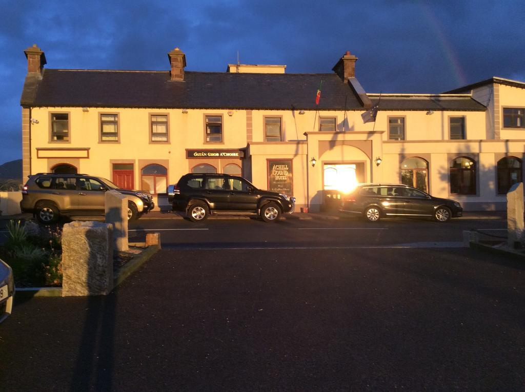 Achill Sound Hotel - Ostan Ghob A'Choire Buitenkant foto