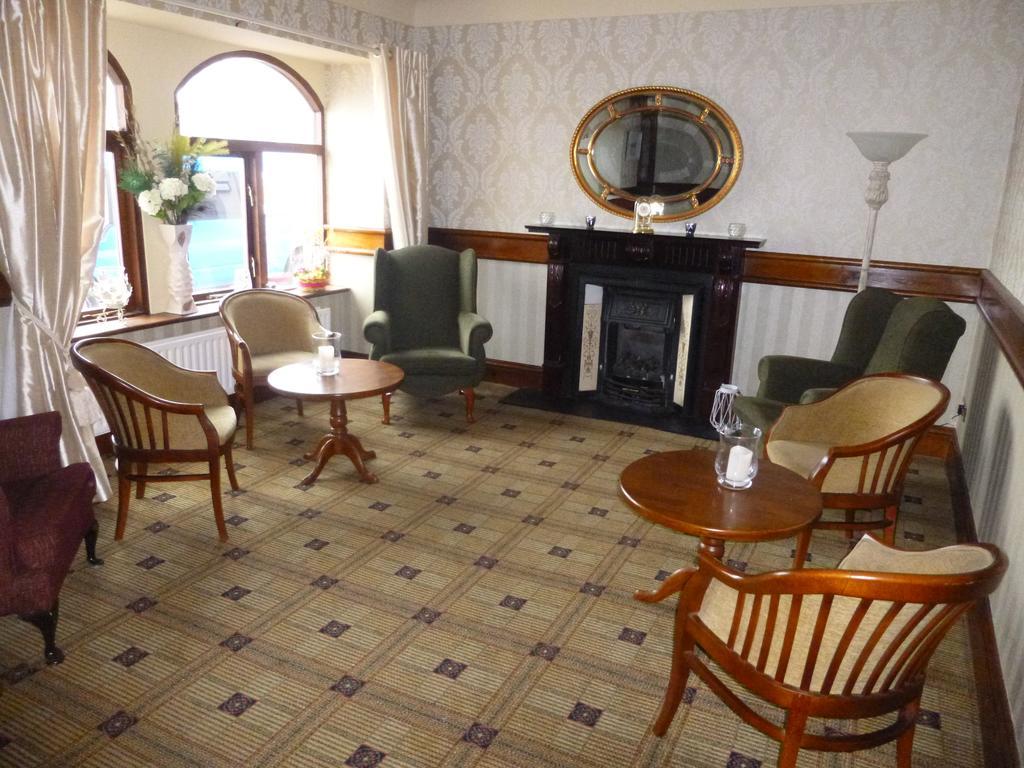 Achill Sound Hotel - Ostan Ghob A'Choire Buitenkant foto