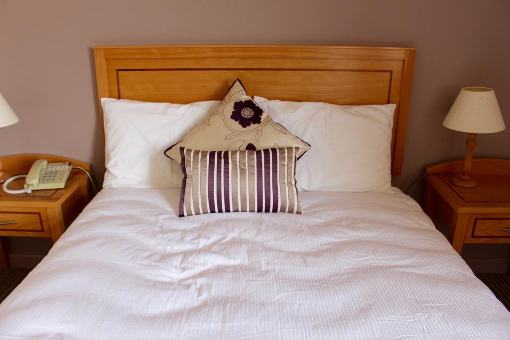 Achill Sound Hotel - Ostan Ghob A'Choire Buitenkant foto